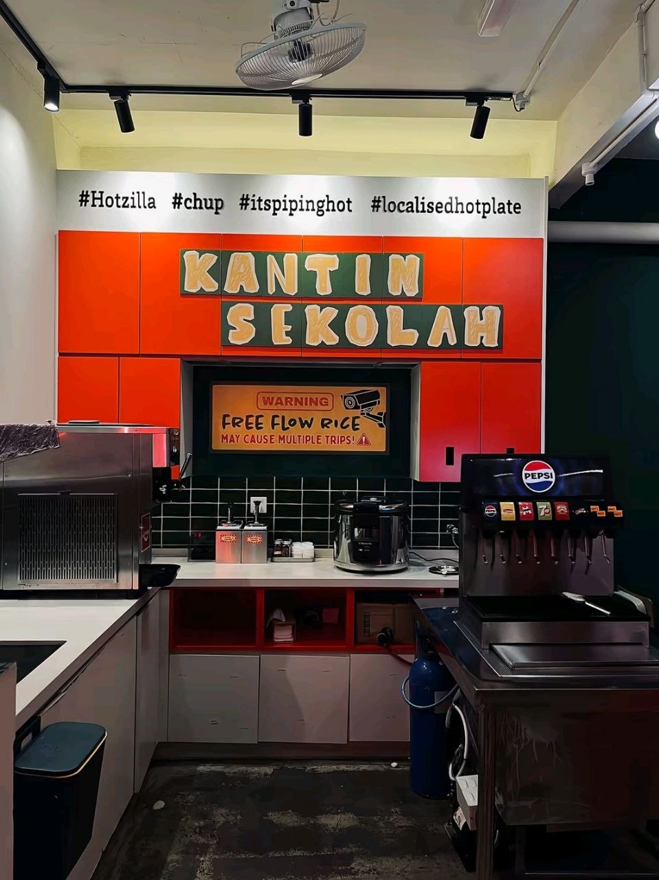 SCHOOL CANTEEN VIBES
